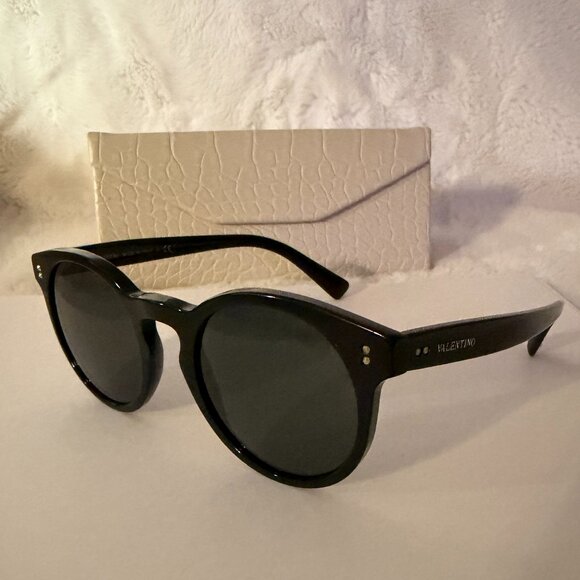 Valentino VA4009 col. 5010/87 Black Round Sunglasses